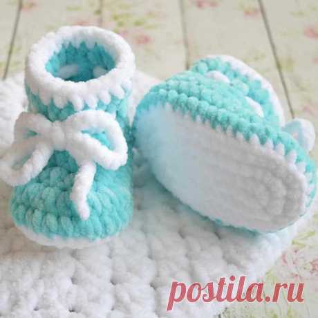 Пинетки для мальчика описание крючком Пошаговые мастер-классы по шитью своими руками, вязанию, рукоделию, декорированию, швейные мастер-классы для начинающих, фото и видеоуроки.