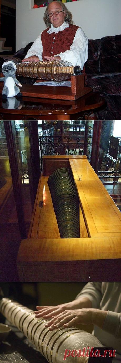 Стеклянная гармоника.