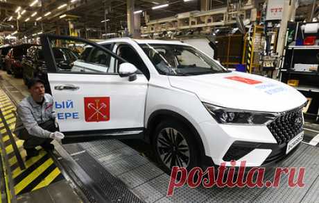 &quot;Автоваз&quot; запустил производство Lada X-Cross 5 на бывшем заводе Nissan в Санкт-Петербурге. В мероприятии приняли участие вице-премьер - глава Минпромторга РФ Денис Мантуров, президент &quot;Автоваза&quot; Максим Соколов и губернатор Петербурга Александр Беглов