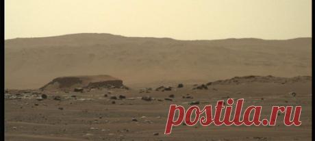 Для демонстрации красот кратера Джезеро марсоход Perseverance объединил 142 изображения из тысяч уже переданных на Землю снимков.