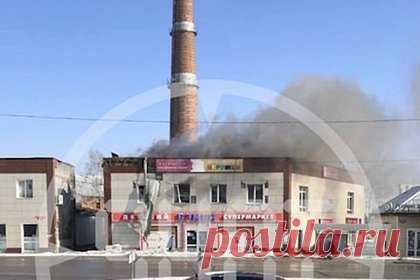 В Белгородской области снаряд попал в детский магазин. Снаряд ВСУ попал в детский магазин «Бэмби» в Шебекино Белгородской области, после чего там начался пожар. По сведениям губернатора региона Вячеслава Гладкова, в результате атаки со стороны Украины один мужчина получил осколочные ранения, его в тяжелом состоянии госпитализировали.