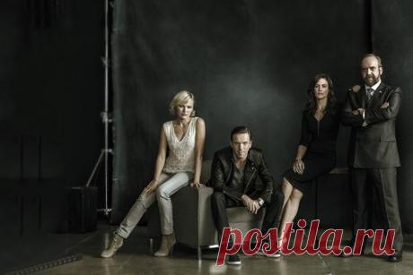 Миллиарды (Billions): В мире власти и больших денег, в самом сердце Нью-Йорка, вовсю идет противостояние амбициозного финансиста с Уолл-стрит Бобби Аксельрода и принципиального федерального прокурора Чака Родса.