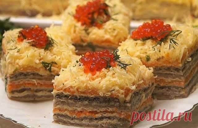 Закусочный вафельный торт с сельдью и грибами | Самые вкусные кулинарные рецепты