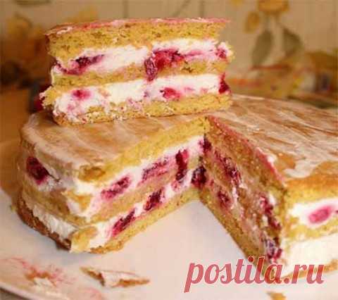 Песочный торт с вишней
