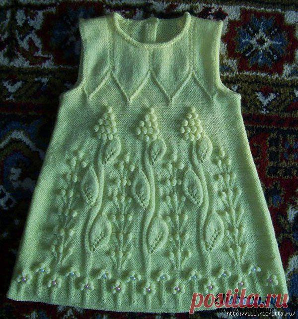 вязаное платье для девочки.