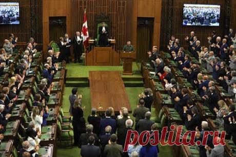 Посольство России направит ноту в МИД Канады в связи с чествованием ветерана СС. Посольство России намерено направить ноту в МИД Канады в связи с чествованием ветерана дивизии СС «Галиция» Ярослава Хунки в парламенте страны, заявил российский посол в Оттаве Олег Степанов. «Собираюсь публично спросить у канадских властей по поводу будущего этого Хунки», — сказал дипломат.