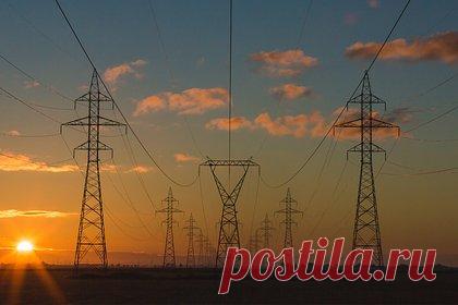 Энергосистемы стран Балтии заявили о готовности отключения со стороны России. Глава эстонского сетевого оператора Elering Таави Вескимяги (Taavi Veskimagi) заявил, что, в случае отключения российской энергосистемы, Эстония, Латвия и Литва смогут синхронизировать свою электрическую сеть с энергосистемой континентальной Европы максимум за 6-12 часов.