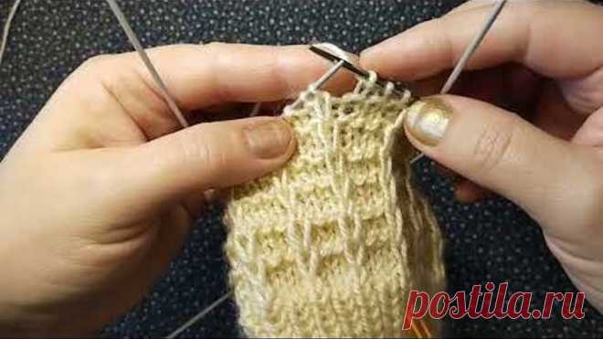 Вытянутые петли. Вязать одно удовольствие. Узор простой, для вязания в праздничные дни.