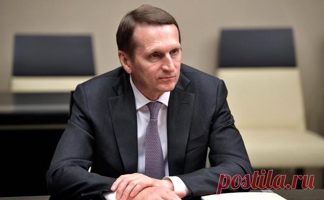 Нарышкин посоветовал «англосаксам» убираться «к дьяволу». «Англосаксам» следует заниматься внутренними делами, а еще лучше убираться к их «старому приятелю, к дьяволу», заявил директор Службы внешней разведки (СВР) России Сергей Нарышкин на международной встрече по безопасности в Подмосковье.