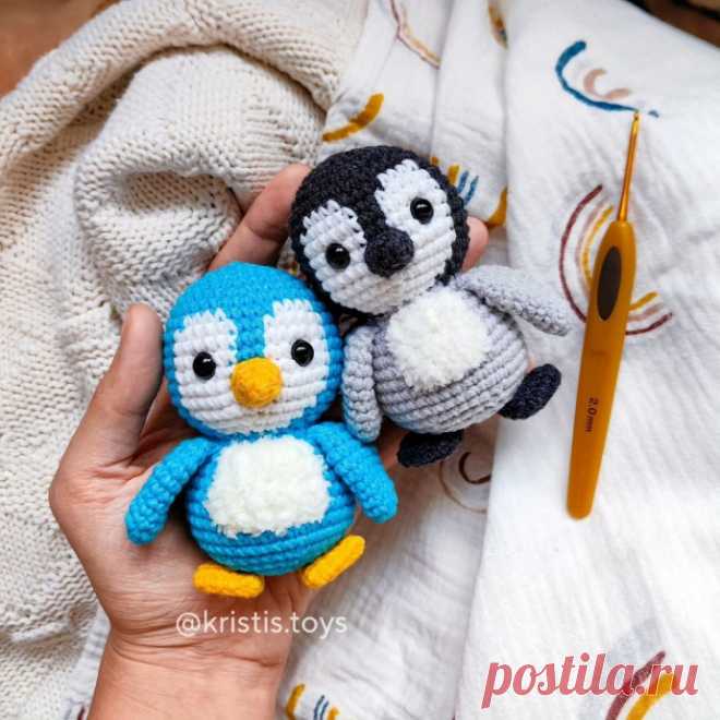 Вяжем милого пингвинчика! Он совсем небольшой, около 10 см, так что станет отличным подарком или милым брелоком. Нам понадобится:* Пряжа белого и черного цветов (у меня Alize Cotton Gold, но вы можете взять любую другую).* Крючок подходящего размера (у меня 2.0 мм).* Наполнитель (холлофайбер).* Глазки (у меня...