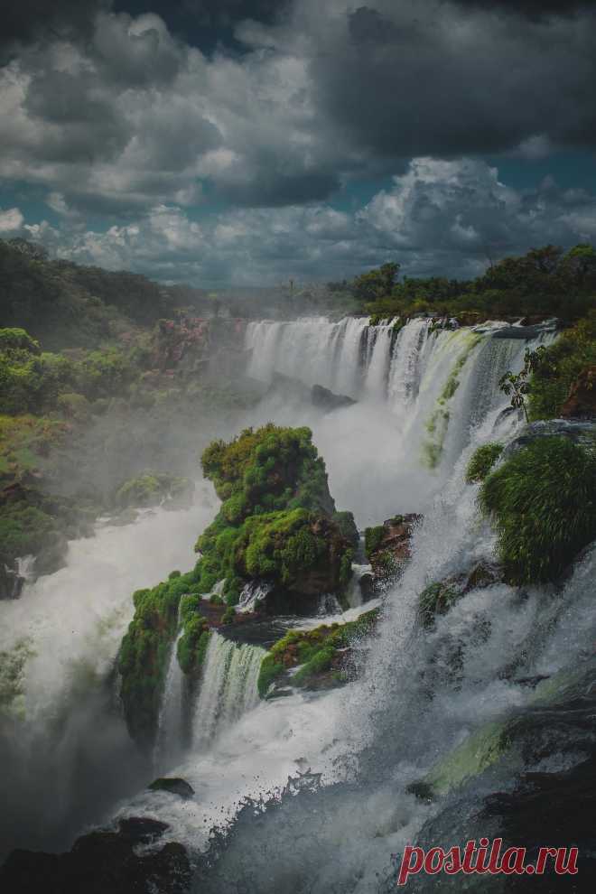 earthunboxed:
“Iguazú Falls, Argentina
”