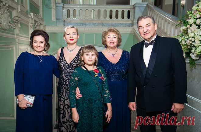 Бал Tatler 2017: дочь Навки, внучки Бродского и Кшесинской и другие дебютантки представлены свету, HELLO! Russia
