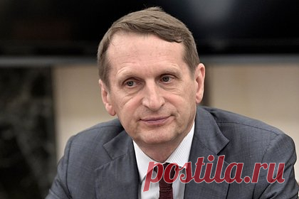 Нарышкин заявил о подготовке США информационной войны на Ближнем Востоке. США готовят «ближневосточный» план информационной войны с Россией, заявил глава Службы внешней разведки (СВР) России Сергей Нарышкин. По его словам, в Сирии нормализуется обстановка параллельно тому, как растет взаимное доверие на Ближнем Востоке. При этом, как отметил директор СВР, авторитет Вашингтона резко падает.