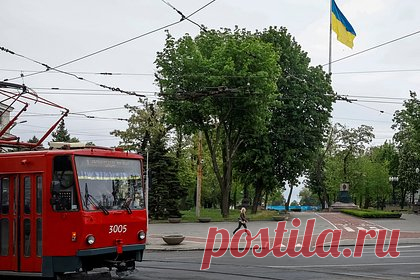 Мужчина ехал с женой по трассе и выбежал из машины в другую страну