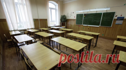 В Брянске проверят все школы после ЧП со стрельбой. Глава Брянской горадминистрации Александр Макаров заявил, что в городе все учебные учреждения ждут масштабные проверки требований к антитеррористической защищённости после стрельбы в гимназии №5. Читать далее