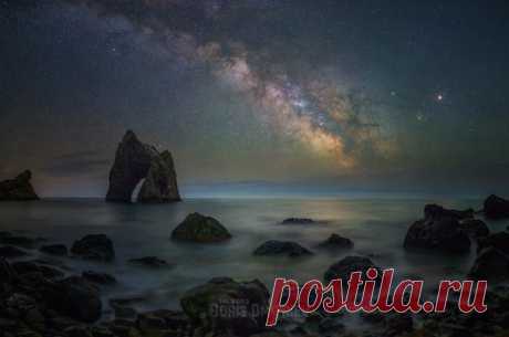 Звёздная ночь у золотых ворот, Крым. Автор фото — Борис Дмитриев: Спокойной ночи.