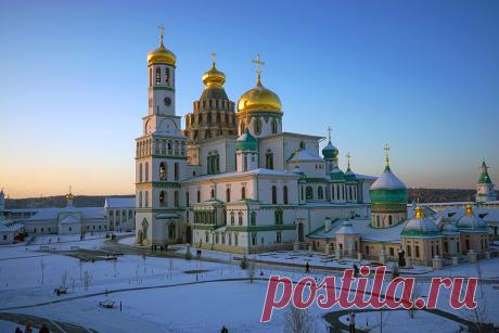 5 самых красивых монастырей Подмосковья