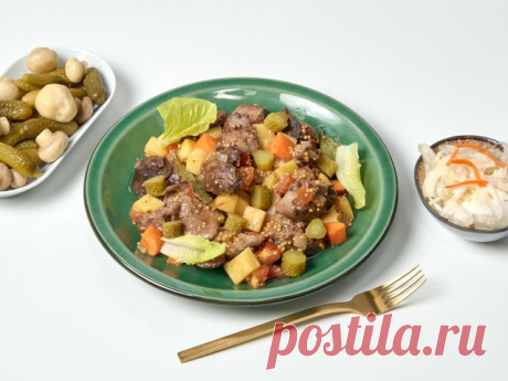 Овощное рагу с куриной печенью – пошаговый рецепт приготовления с фото Любителям куриной печени придется по вкусу вариант ее приготовления в виде рагу с картошкой, репчатым луком и морковью. Готовое блюдо получается сочным, мягким и ароматным.