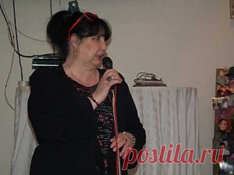 Анна Короткова
2014-04-21- День Литературы, День Рождения Владимира Климова. Фестиваль &quot;Климханалия 14&quot; в &quot;Салоне...&quot;