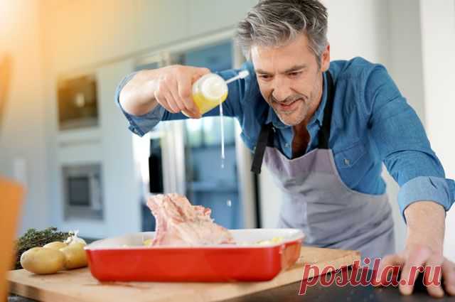 Россия ест не то. Эксперт о том, какие продукты должны быть в любом рационе По данным исследования, рацион жителей нашей страны совершенно не соответствует норме. Например, мы слишком много едим сладкого, пренебрегая овощами. Но какой рацион будет правильным?
