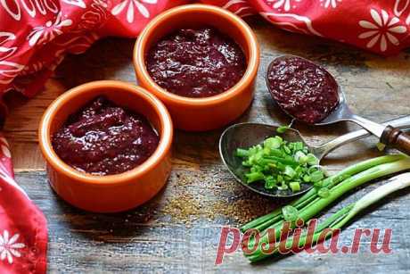 Ткемали из слив - 8 пошаговых рецептов с фото вкуснейшего соуса ткемали. Если нет слив, может быть сливы разных сортов или заменить на крыжовник, красную смородину или какие-то другие ягоды. Если отсутствует омбало, хозяйки частенько используют другие сорта мяты, получая отличный результат.