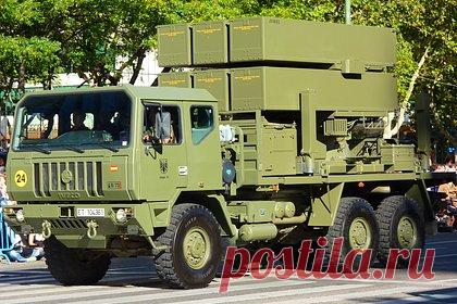 На Украину прибыла новая поставка западного вооружения. Министр обороны Украины Алексей Резников заявил, что в страну прибыли зенитно-ракетные комплексы (ЗРК) NASAMS (Norwegian Advanced Surface to Air Missile System) и Aspide. «Смотрите, кто здесь! Системы противовоздушной обороны NASAMS и Aspide прибыли на Украину!» — сообщил министр.