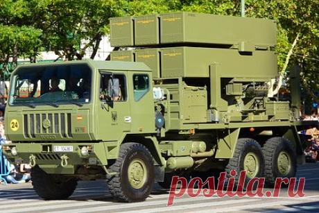 На Украину прибыла новая поставка западного вооружения. Министр обороны Украины Алексей Резников заявил, что в страну прибыли зенитно-ракетные комплексы (ЗРК) NASAMS (Norwegian Advanced Surface to Air Missile System) и Aspide. «Смотрите, кто здесь! Системы противовоздушной обороны NASAMS и Aspide прибыли на Украину!» — сообщил министр.