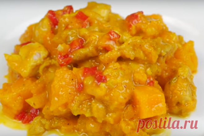 Тыквенное карри с курицей 
Необходимые продукты 800 грамм филе куриного бедра 900 грамм тыквы 70 грамм лука 150 грамм сладкого перца 4 зубчика чеснока пол лимона 15 грамм сливочного масла 300 миллилитров молока 2 чайные ложки куркумы щепотку шамбалы (пажитник), имбиря 1 чайная ложка целого кориандра мускатный орех перец «Чили» хлопьями