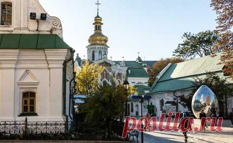 Силовики опечатали один из корпусов Киево-Печерской лавры. В Киево-Печерскую лавру прибыла полиция особого назначения, сотрудники правоохранительных органов собираются перекрыть вход в Ближние пещеры — комплекс, где покоятся мощи печерских подвижников.