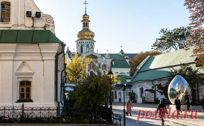 Силовики опечатали один из корпусов Киево-Печерской лавры. В Киево-Печерскую лавру прибыла полиция особого назначения, сотрудники правоохранительных органов собираются перекрыть вход в Ближние пещеры — комплекс, где покоятся мощи печерских подвижников.