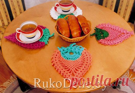 Подставка под горячее ''Клубничка'', связанная крючком