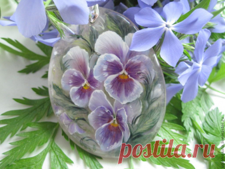 Очень нежные прозрачные фиалки на кварце - бледно-сиреневый,фиалки,анютки