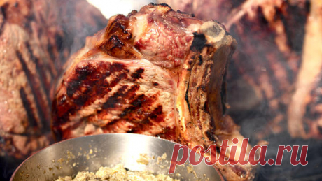 Флорентийский стейк: рецепт от Ники Белоцерковской Знаменитый bistecca alla fiorentina от Ришара Тити из кулинарного сборника писательницы #Мясомясо» («Эксмо»).  предоставлено издательством «Эксмо»«А вот теперь Страшная Тайна — тосканская тальята и фл…