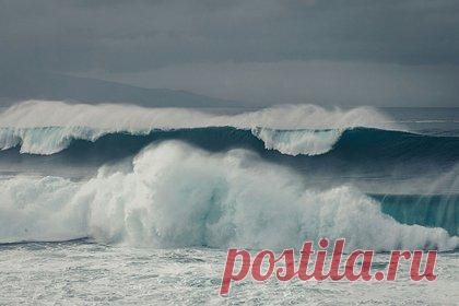 Россиян предупредили о надвигающейся на Краснодарский край опасности. На территории Краснодарского края объявили штормовое предупреждение. О надвигающейся на Кубань опасности сообщили в пресс-службе ГУ МЧС России по региону. Так, стало известно, что в субботу, 27 января, и воскресенье, 28 января, в горах Краснодарского края (помимо города Сочи) выше 1000 метров будет лавиноопасно.