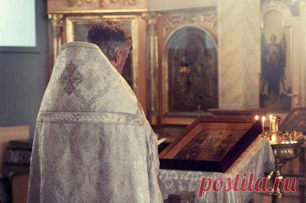 Церковные одеяния за 300 000 евро: необычный модный показ состоялся в Бельгии