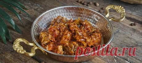 Матбуха из помидоров и баклажанов. Рецепт Баклажан нарезать кубиком 2,5 на 2,5 см. Замочить в холодной воде с солью на 90 минут.
