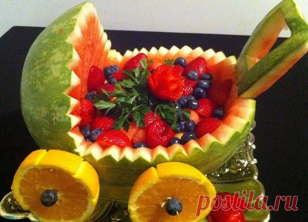 Как оформить фруктовый стол: карвинг из фруктов, фруктовая нарезка на праздничный стол - фото идеи