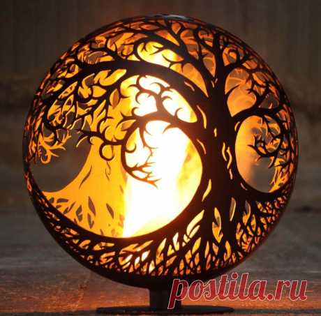 Дизайнерские огненные шары в саду ~ Planetalsad