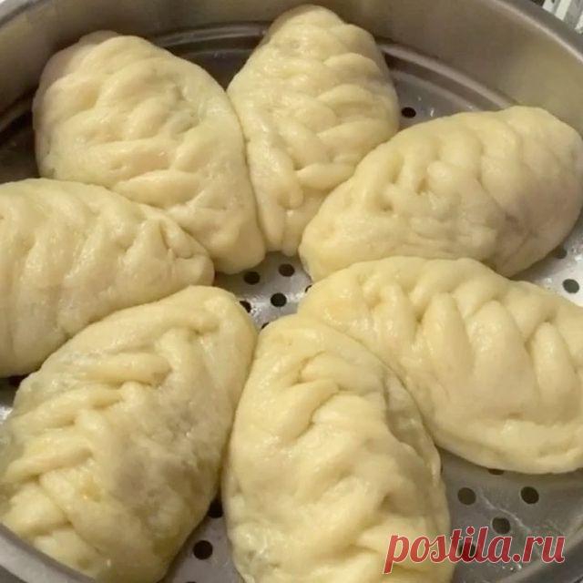 Привет 👋. Желаю вам всего самого прекрасного, будьте здоровы и счастливы 😘.
.

Просили рецепт «ПИГОДИ»? .
.

Ррецепт мне дала одна наша читательница, которая живет в Корее, выложу в точности как она мне прислала, единственно, я взяла воду и молоко по 250 г. 
Тесто: -0,5 лит.молока+ 0,5 лит.теплой воды+1 столовая ложка ( с горкой) сухих дрожжей+ 1 яйцо+ 1 ст.ложка майонеза+ 1 ч/ложка соли+ 1 ст.ложка сахара
Смешать воду, молоко, сахар и дрожжи, за тем как появится пе...