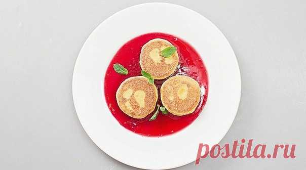 РЕЦЕПТ ВКУСНОГО ЗАВТРАКА
 Сырники с кукурузной мукой и брусничным вареньем 

 Кукурузная мука с творогом – отличное сочетание. Тесто получается плотным, но не слишком тугим. Прекрасно лепится. Готовые сырники похожи на французский женуаз.
Показать полностью...