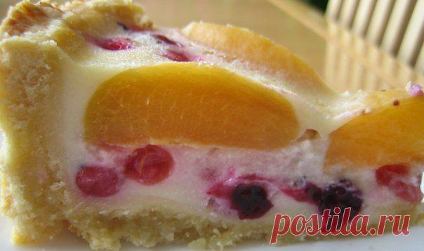 Пирог с абрикосом и смородиной..