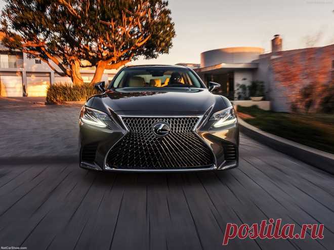 Смотри! Lexus LS 2018 модельного года Прошедшее в Детройте автомобильное шоу ознаменовалось официальной презентацией обновленного флагманского седана Lexus LS 2018 от именитой японской компании