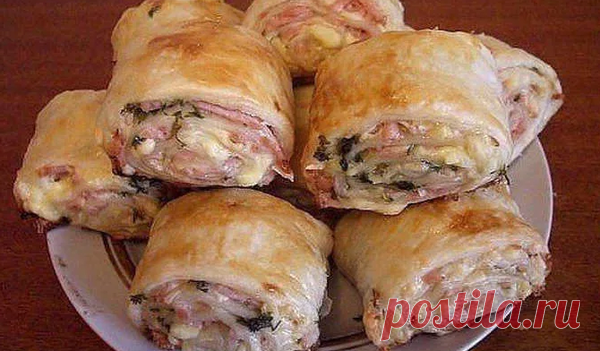 Быстрые рулетики с ветчиной и сыром. Идея что надо! 

 
Вкусные, аппетитный, ароматные слоеные рулетики с колбасой и сыром готовятся очень быстро в домашних условиях. Время приготовления всего 30 минут, их можно подавать к завтраку, а также как закуску…