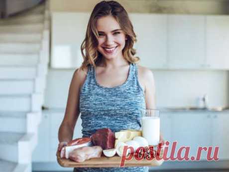 Чтобы не навредить здоровью: продукты, которые нельзя употреблять с молоком Молоко — это один из самых популярных и полезных продуктов питания, который содержит кальций и белок. Но, несмотря на его пользу для здоровья, есть