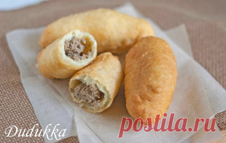 Пирожки с куриными сердечками и печенкой.