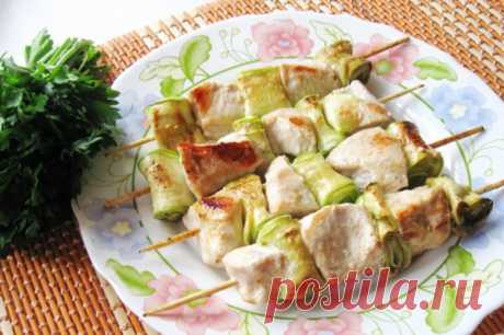 Куриные шашлычки с кабачками