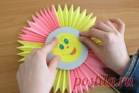 Солнышко из бумаги, сложенной гармошкой