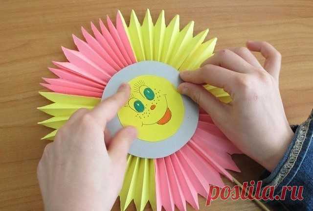 Солнышко из бумаги, сложенной гармошкой