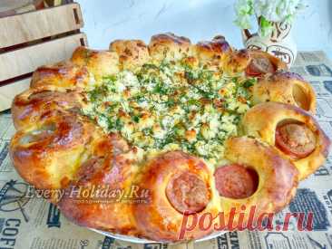 Пирог с сосисками и сыром на дрожжевом тесте - рецепт с фото пошагово