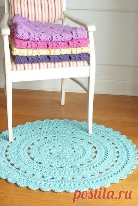 Коврики из ленточной пряжи.